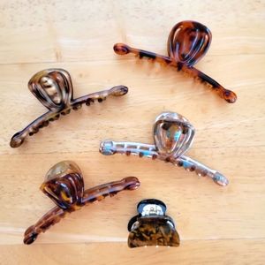 MOVING SALE! Set of Madusa's Heirlooms Fine Hair French Jaw Hair Clips